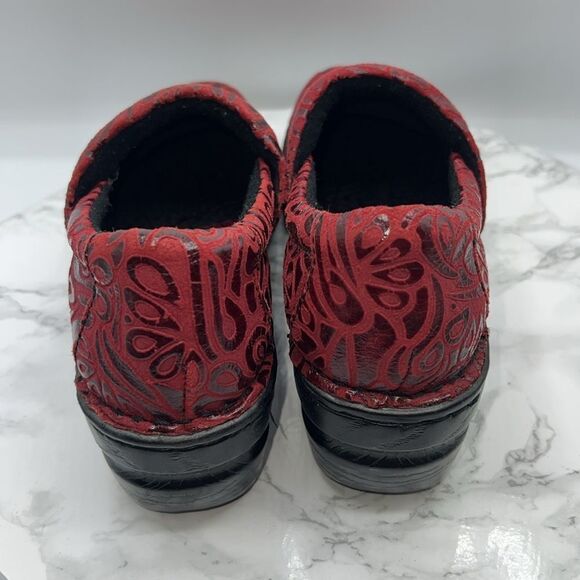 B.O.C Deep Red Paisley Embossed Suede Peggy Clog-EUR 39/US 8 - Picture 4 of 9